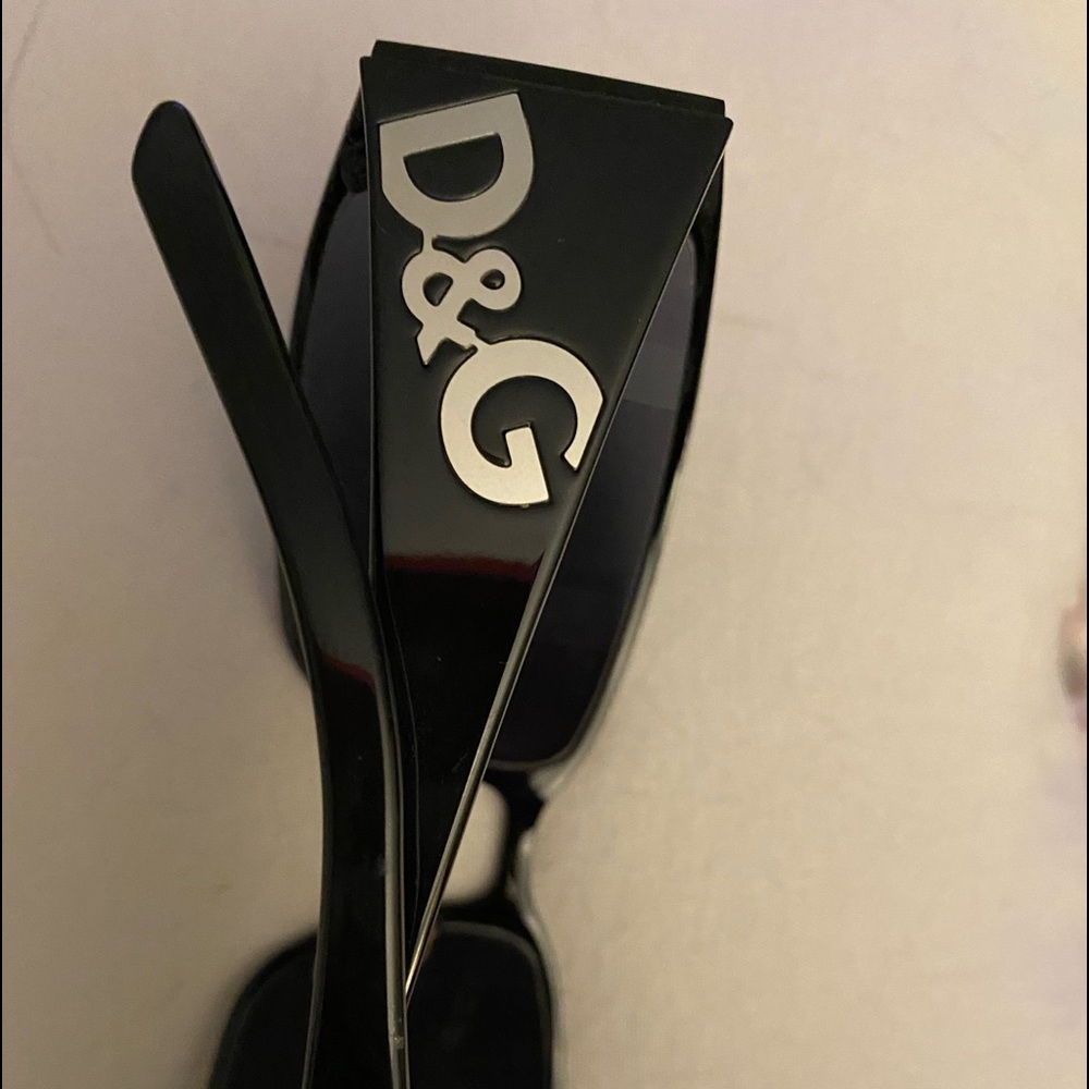 D&G sunglasses. Authentic. In original case. - Picture 2 of 16